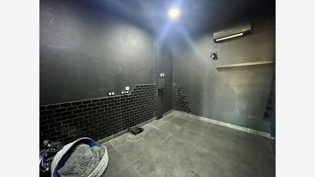 A louer local 40m² en ZAC Saint-Laurent-des-Arbres