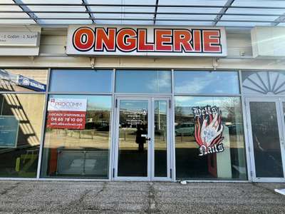 A louer local 40m² en ZAC Saint-Laurent-des-Arbres