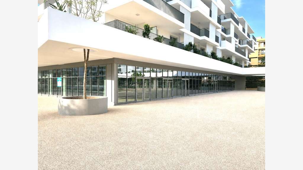 A louer local commercial 175m² à St-Laurent-du-Var