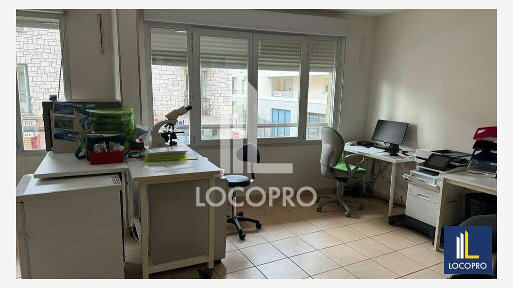 A louer local commercial 156m² à St-Laurent-du-Var
