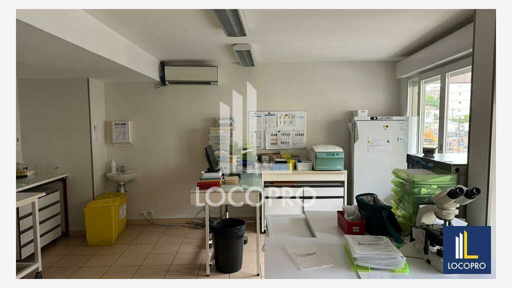 A louer local commercial 156m² à St-Laurent-du-Var