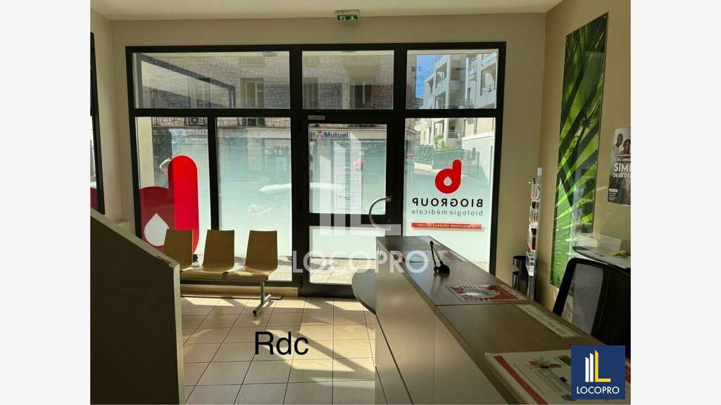 A louer local commercial 156m² à St-Laurent-du-Var