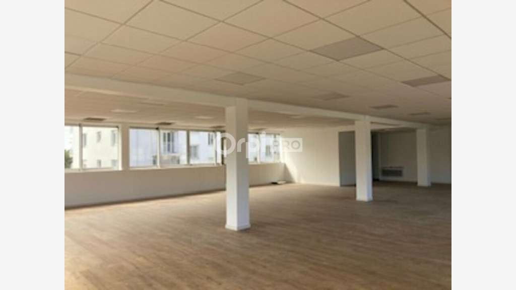 A louer espace de travail 460m² vue mer St-Laurent