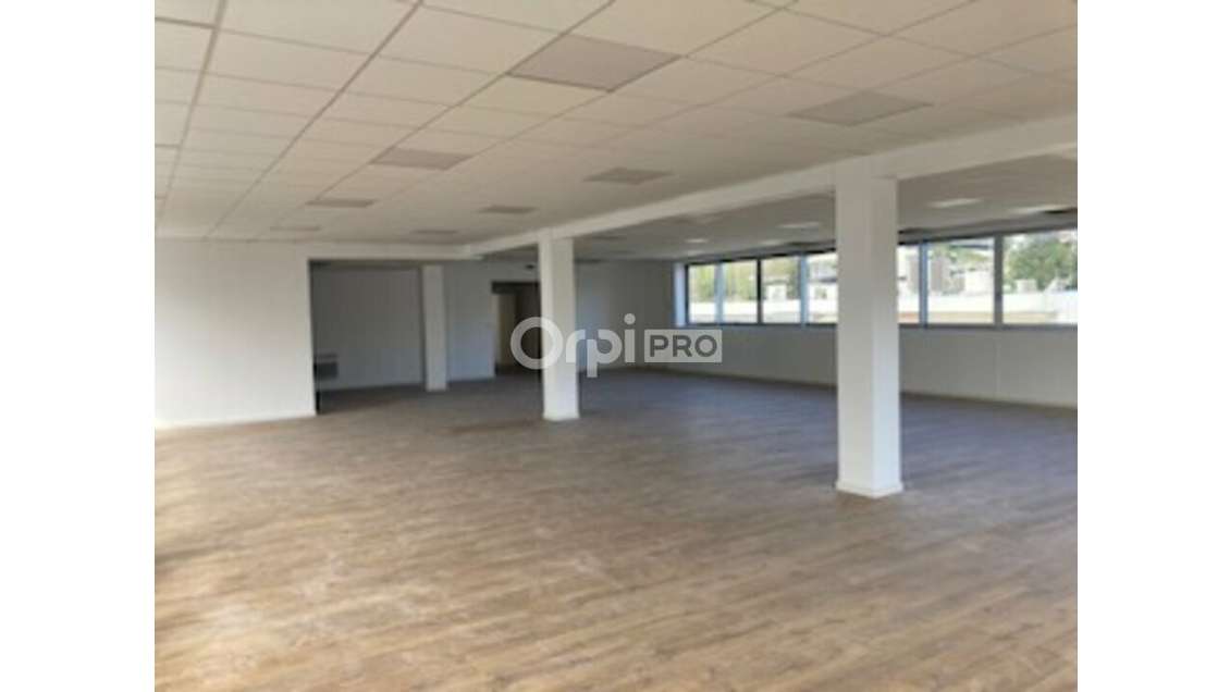 A louer espace de travail 460m² vue mer St-Laurent