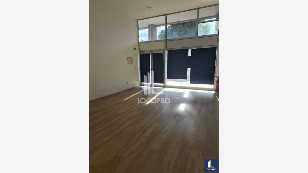 Location local commercial 100m² St-Laurent-du-Var