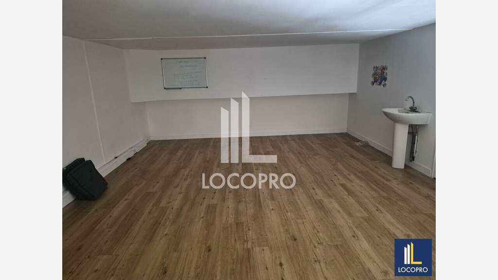 Location local commercial 100m² St-Laurent-du-Var