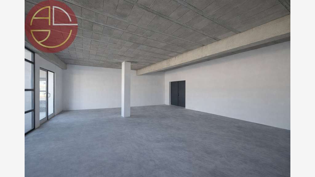 Local commercial 220m² à louer à Saint-Lys