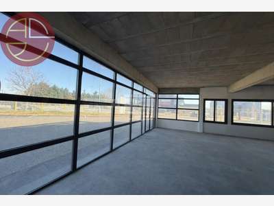 Local commercial 220m² à louer à Saint-Lys