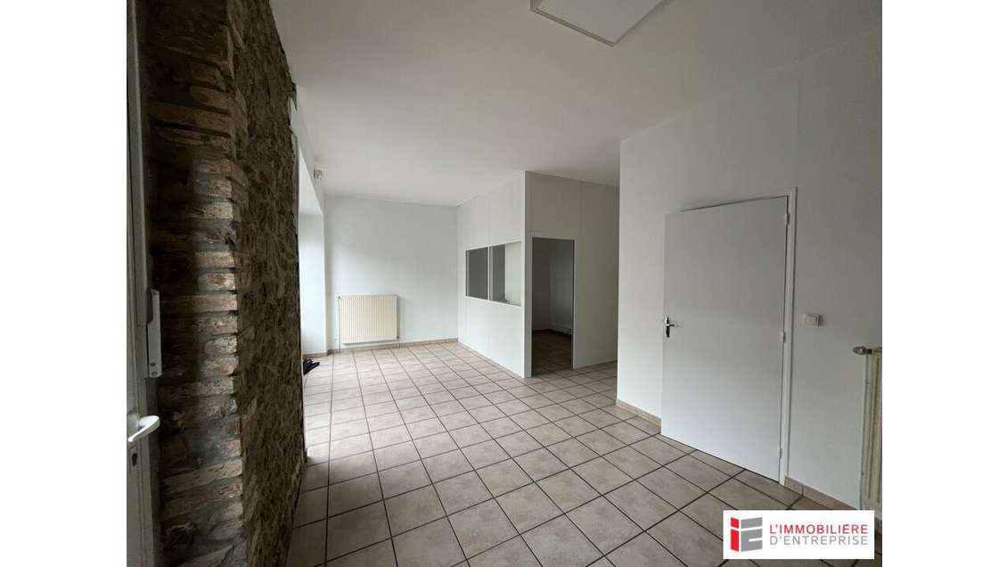 Location local commercial 48m² Saint-Malo empl n°1