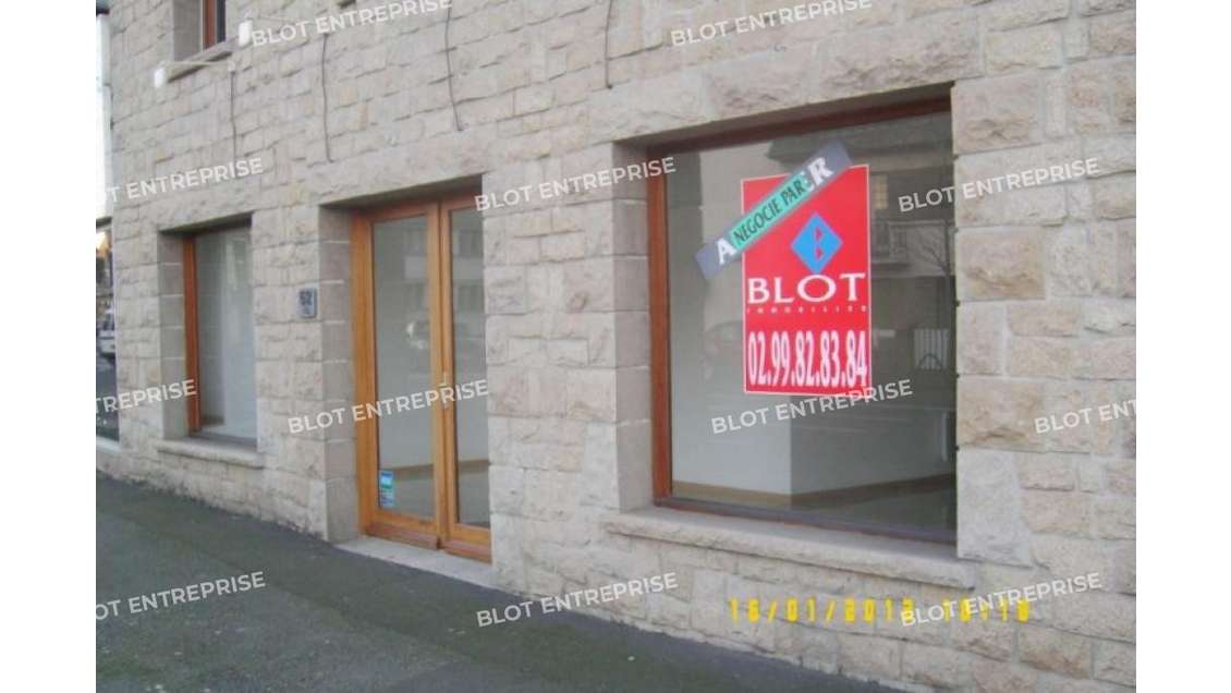 A LOUER - LOCAL COMMERCIAL - SAINT-MALO - 60 m²