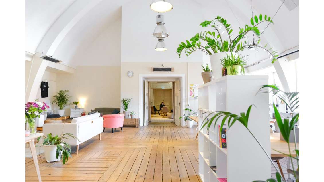 A louer cellule commerciale 290m² à Saint-Marcel