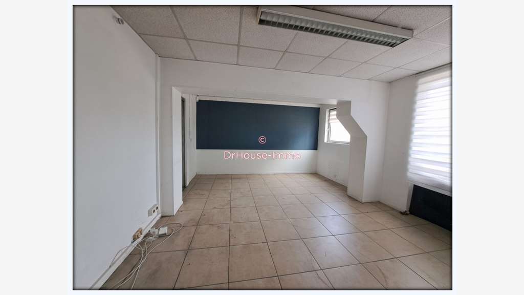 Local d'activités 690m² à Saint-Marcel-lès-Valence
