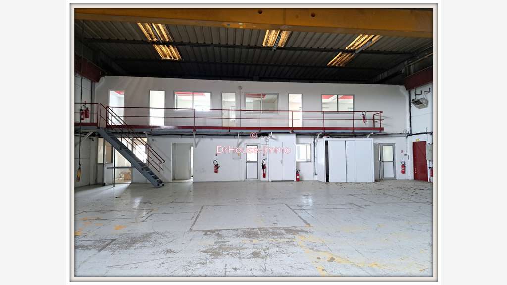 Local d'activités 690m² à Saint-Marcel-lès-Valence