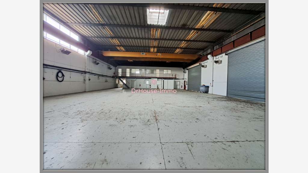 Local d'activités 690m² à Saint-Marcel-lès-Valence