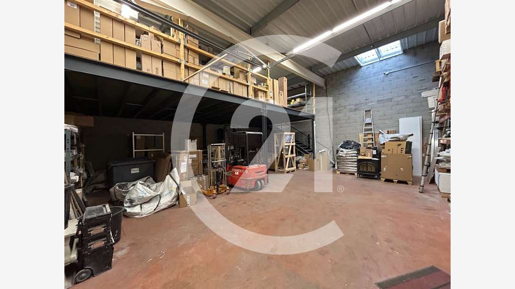 Cellule 440m² en ZC à Saint-Marcel-lès-Valence