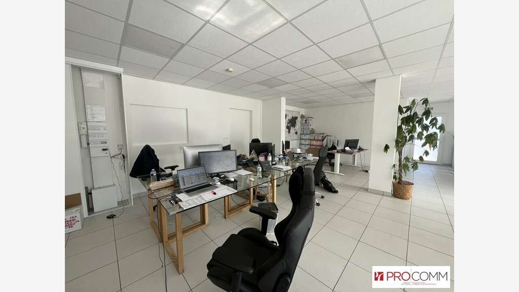 Local commercial 86m² à louer Saint-Martin-de-Crau
