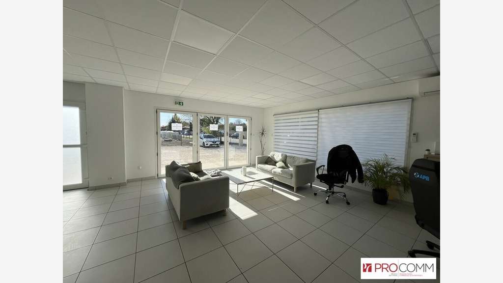 Local commercial 86m² à louer Saint-Martin-de-Crau
