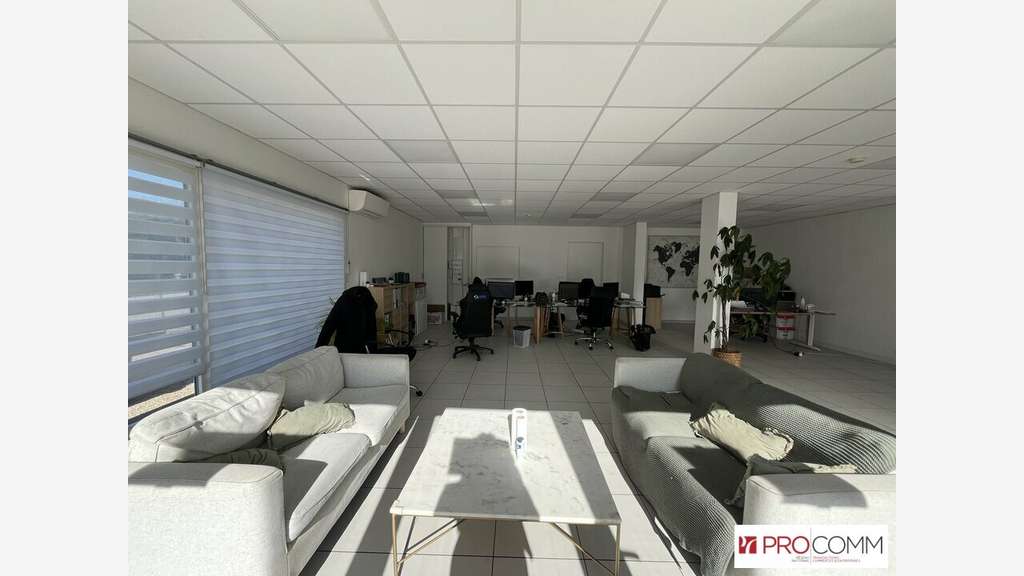Local commercial 86m² à louer Saint-Martin-de-Crau