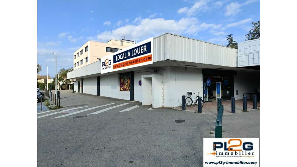 Local 687m² à louer à Saint Martin de Crau