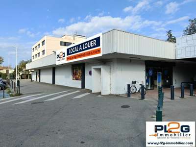 Local 687m² à louer à Saint Martin de Crau