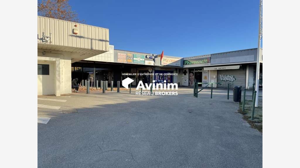 A louer local commercial St Martin de Crau centre