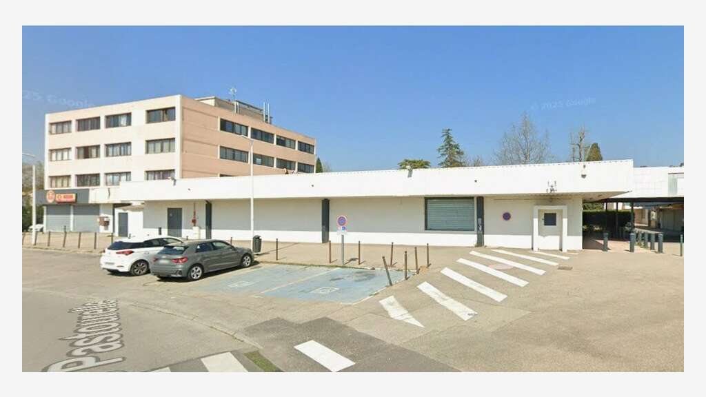 A louer local commercial 687m² à St-Martin-de-Crau