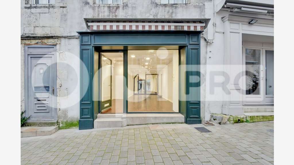 A louer local 28m² Saint-Martin-de-Ré Intra-muros