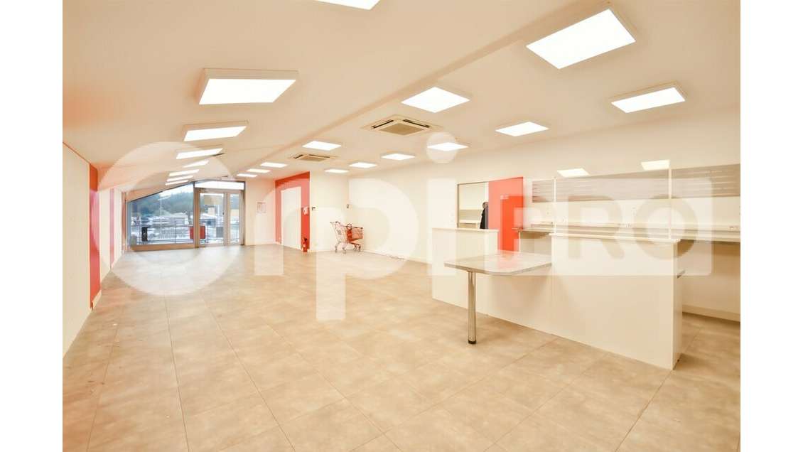 A louer local en retail park à Saint-Martin-de-Ré