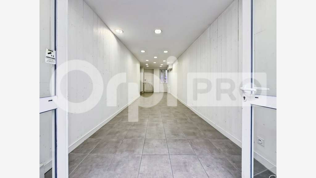 A louer local 60m² rue piétonne St-Martin-de-Ré