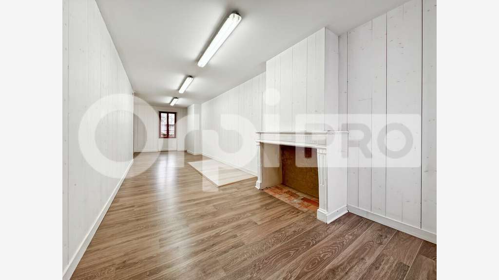 A louer local 60m² rue piétonne St-Martin-de-Ré