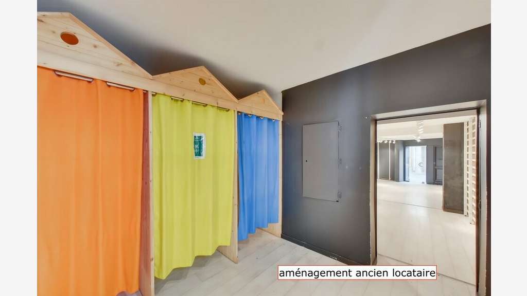 Local commercial 68 M2 rue piétonne, sur le Port