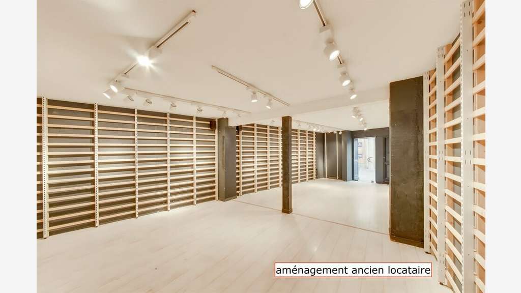 Local commercial 68 M2 rue piétonne, sur le Port