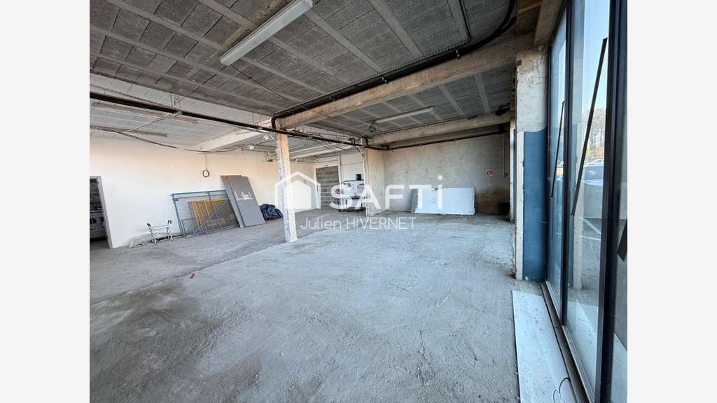 A louer cellule 214m² neuve à St-Martin-des-Champs