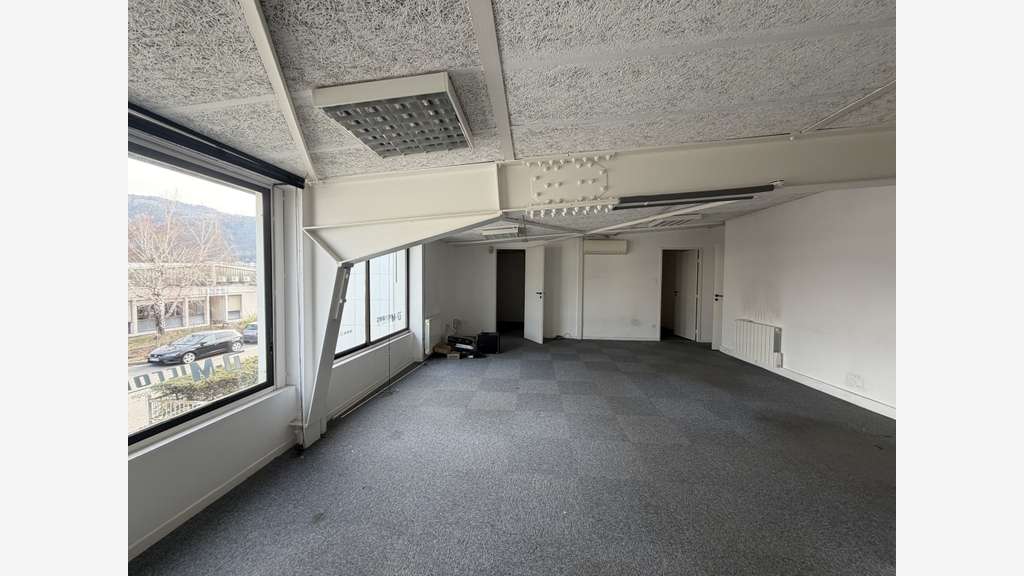 A louer bureaux de 180m² à Saint Martin d'Hères