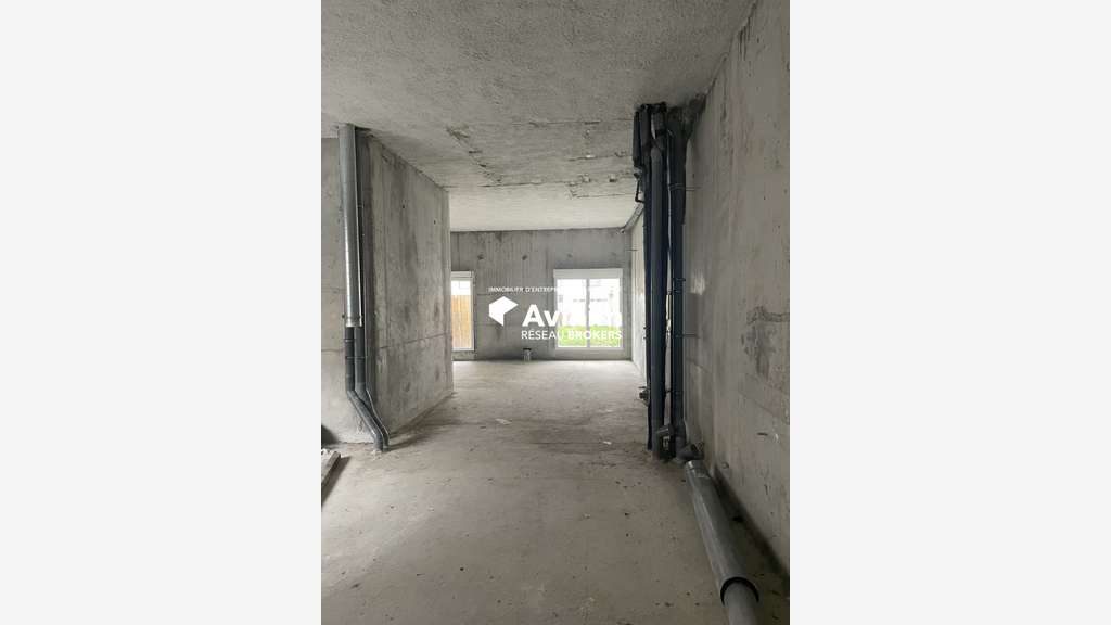 Local neuf 77m² RDC à louer à St-Maur-des-Fossés