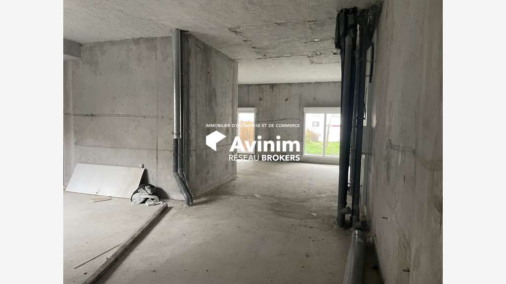 Local neuf 77m² RDC à louer à St-Maur-des-Fossés