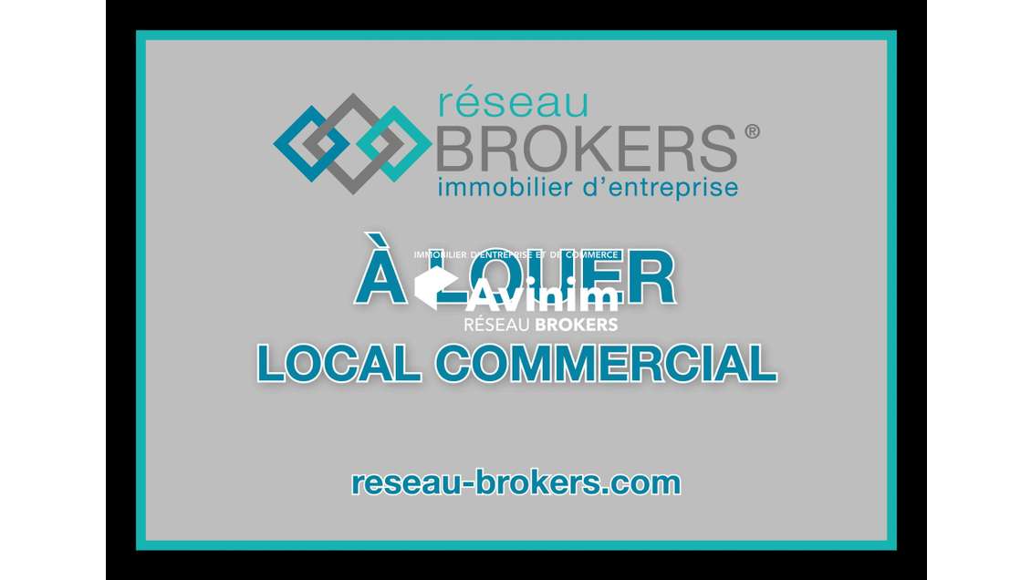 Local commercial 1142m² à louer à Saint-Maximin