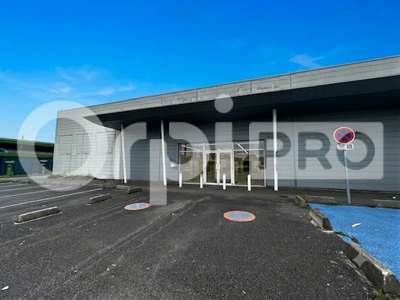 Local commercial de 1142m² à louer Saint-Maximin