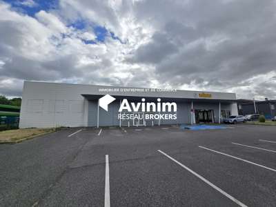 A LOUER ST MAXIMIN (60) LOCAL COMMERCIAL 1.142 m²