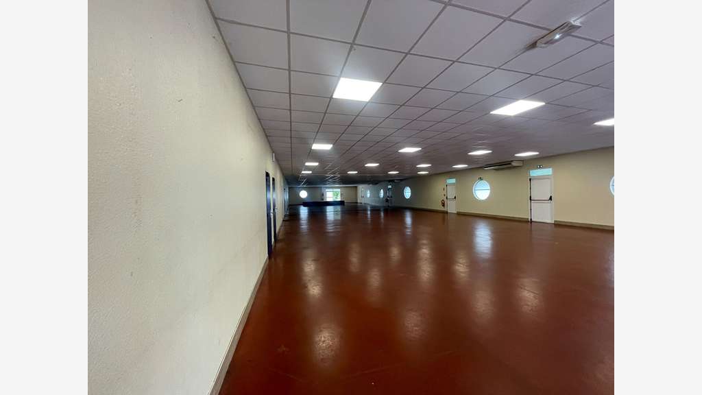 A louer ensemble immo polyvalent 800m² à Mérignac