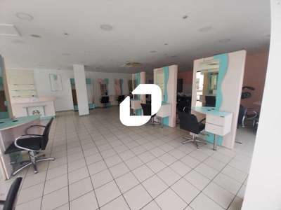 Location Locaux commerciaux - Boutiques à Saint-Médard-en-Jalles