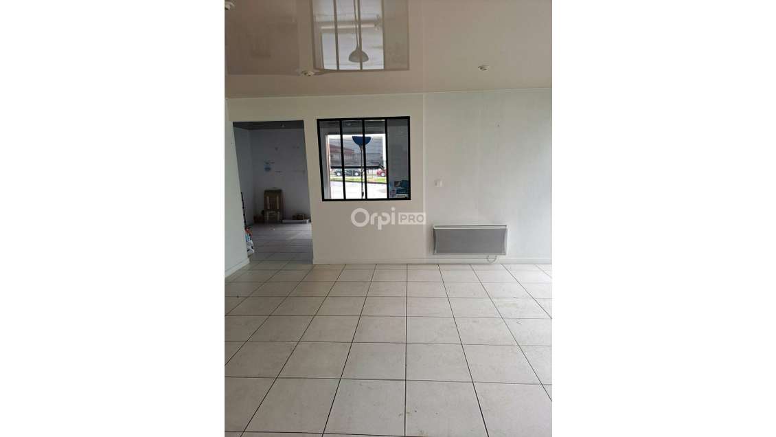 A louer local professionnel 141m² RDC Saint-Memmie