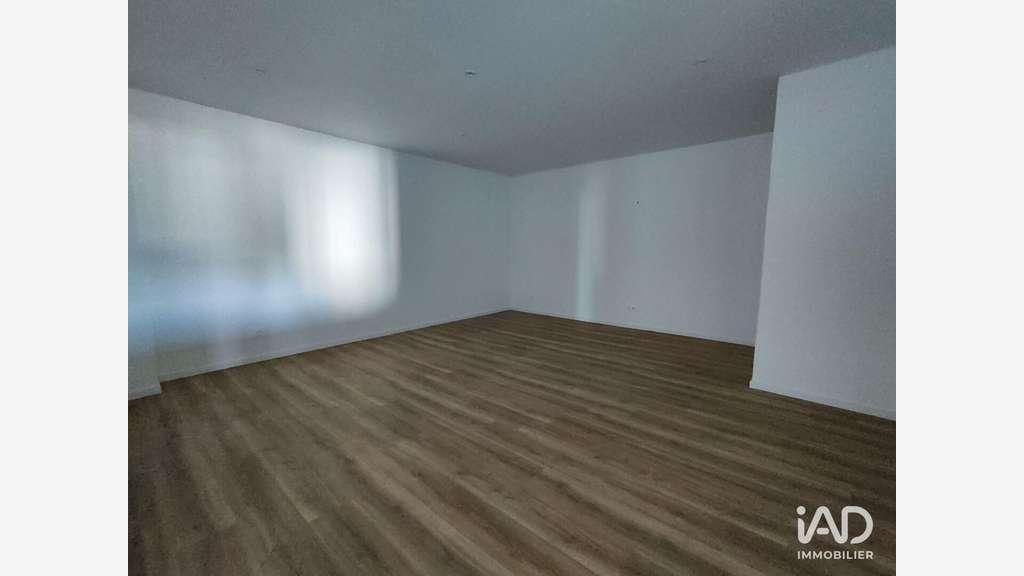 A louer local pro de 490m² à Saint-Memmie