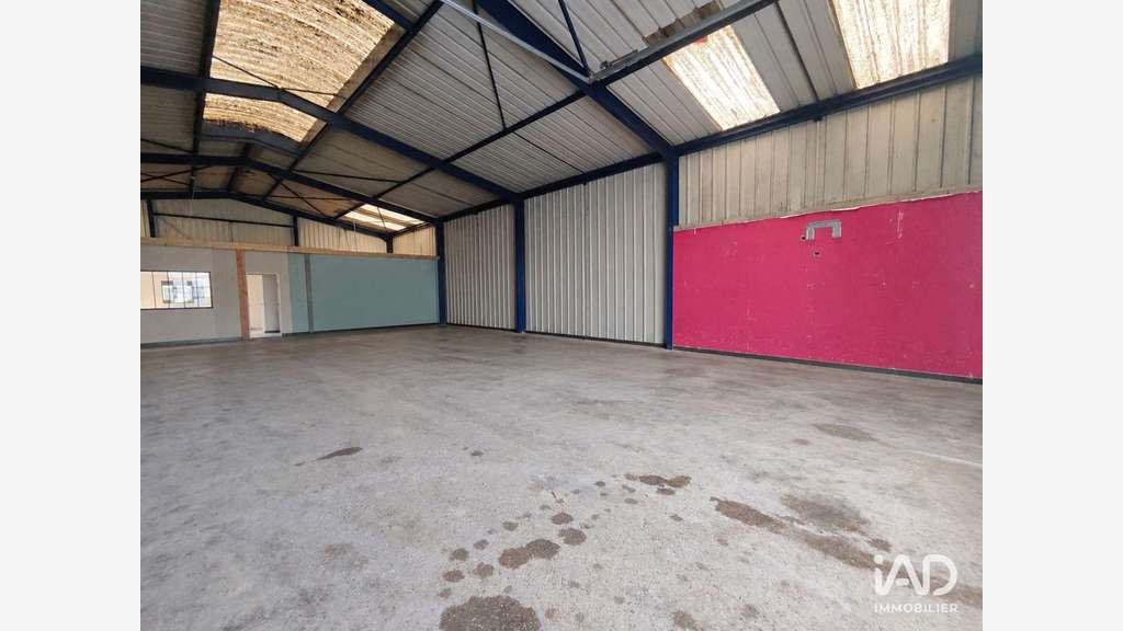 A louer local pro de 490m² à Saint-Memmie