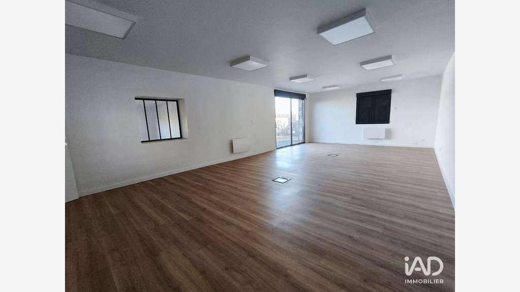 A louer local pro de 490m² à Saint-Memmie