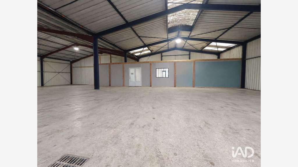 A louer local pro de 490m² à Saint-Memmie