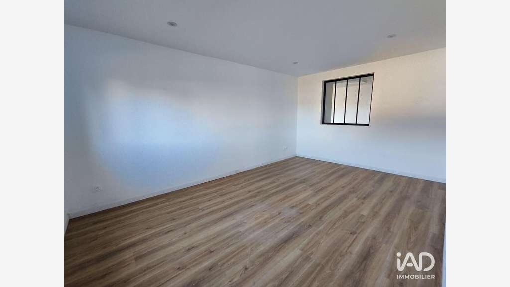 A louer local pro de 490m² à Saint-Memmie