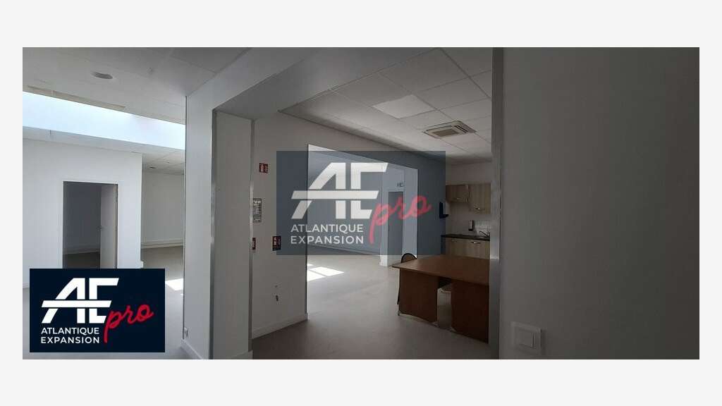 Local lumineux 251m² à louer à Saint Nazaire