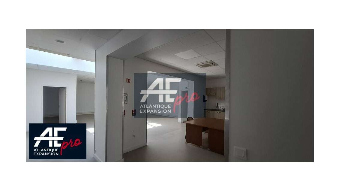 Local lumineux 251m² à louer à Saint Nazaire