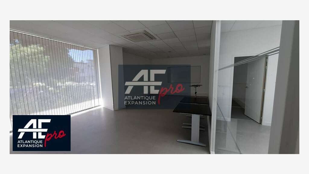 Local lumineux 251m² à louer à Saint Nazaire